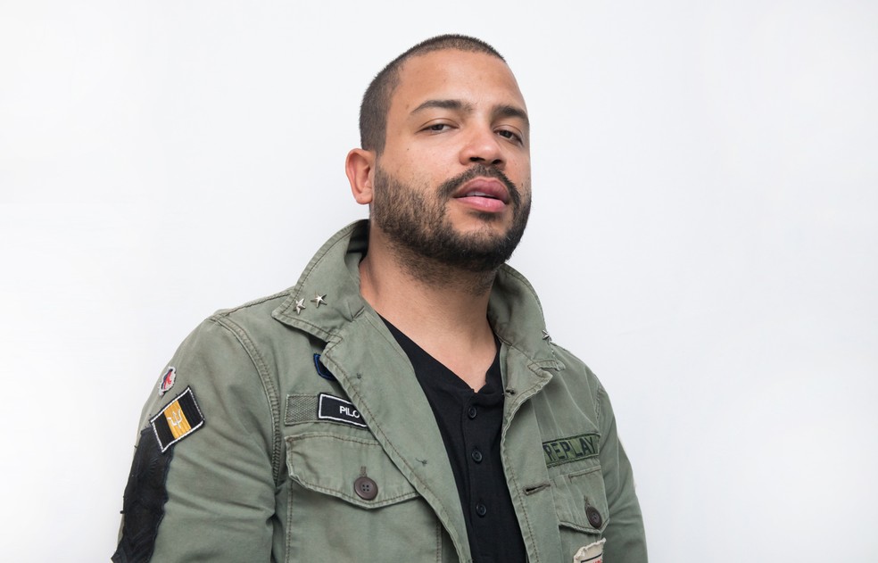 Projota cumpre o que se espera de rapper que aderiu à vertente pop do hip hop — Foto: Celso Tavares / G1