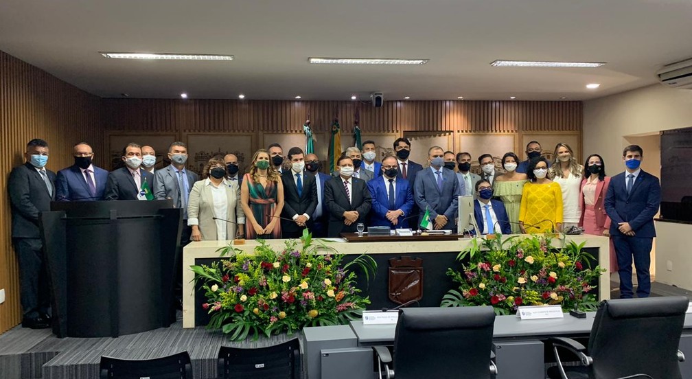 Vereadores tomam posse e Paulinho Freire (PDT) é reeleito presidente da  Câmara Municipal de Natal | Rio Grande do Norte | G1