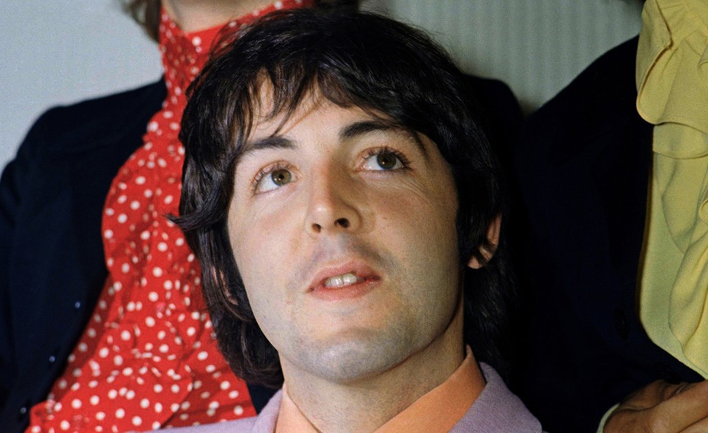 Paul Mccartney na década de 60 — Foto: AP 