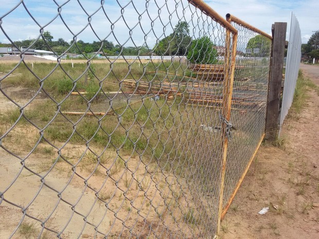 Obras, paradas, amapá, porto grande,  (Foto: João Santos/VC no G1)