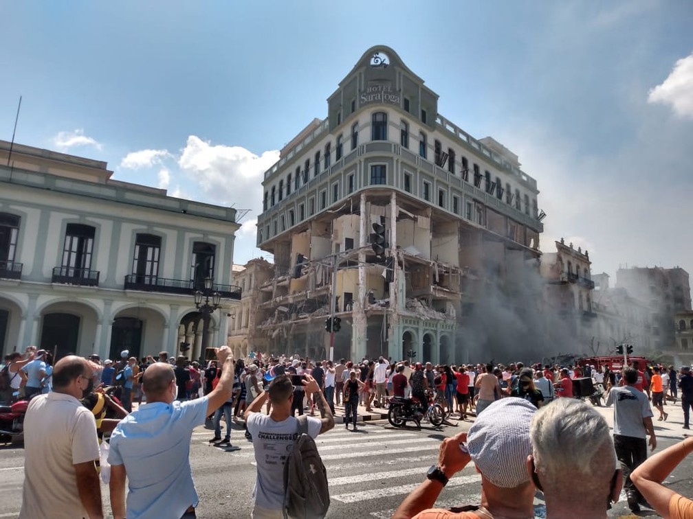 Hotel Saratoga, no centro de Havana, teve explosão nesta sexta-feira (6) — Foto: Reprodução/Twitter/@soyleo27n