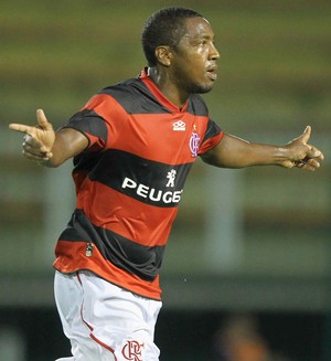 Sonho Rubro: America tenta viabilizar contratação de Renato Abreu, ex-Fla