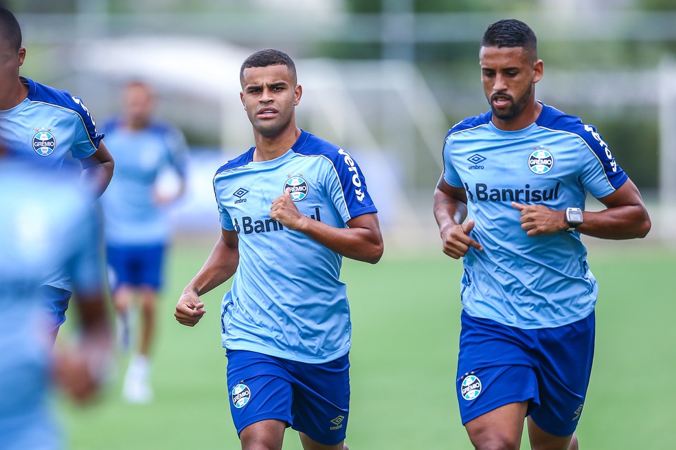 Alisson em treino físico do Grêmio — Foto: Lucas Uebel/Divulgação Grêmio