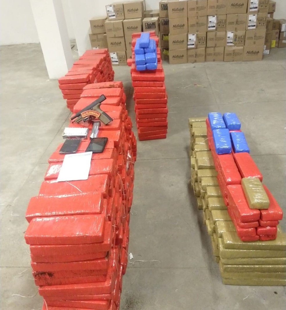 Sefaz e PM apreendem mais de 600 quilos de drogas em Propriá — Foto: Divulgação/SSP