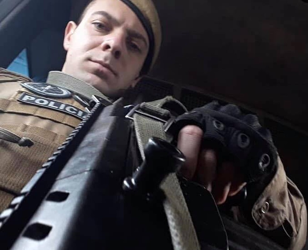 Soldado da PM Jeferson Luiz Esmeraldino ficou ferido durante assalto em Criciúma — Foto: Redes sociais/Reprodução 