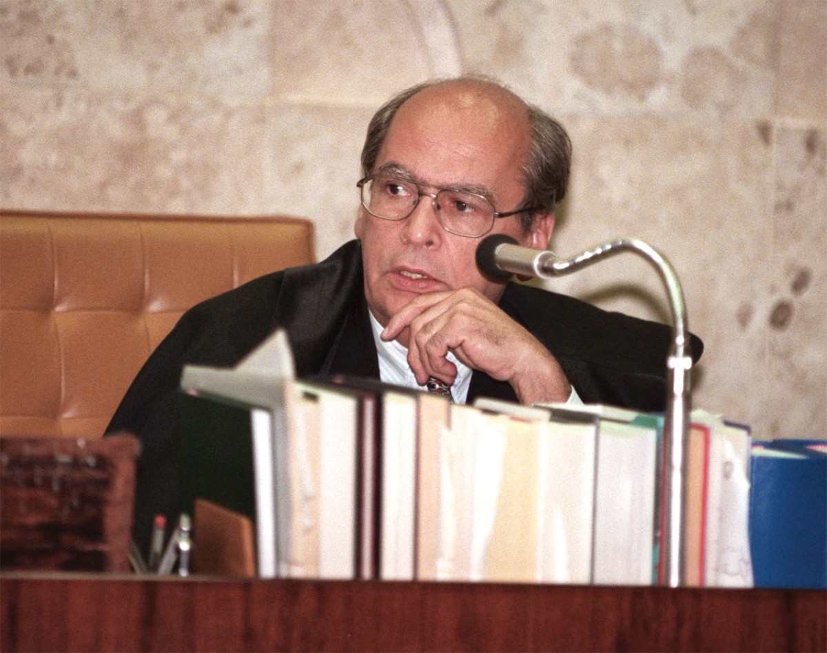 Em ação: em discurso no Supremo Tribunal Federal, em 1997, ano em que ocupou a presidência da corte (Foto: Agência O Globo)