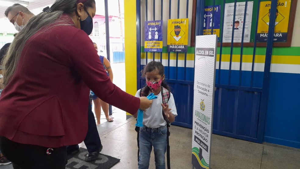 Escolas devem seguir protocolos estabelecidos pela Fundação de Vigilância em Saúde (FVS). — Foto: Karla Melo/ Rede Amazônica