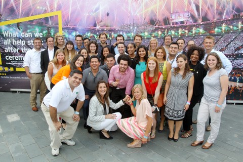 Equipe de voluntários da EY que prestou consultoria a seis ONGs do Rio por meio do Olympic Legacy Volunteer Program (OLVP) 