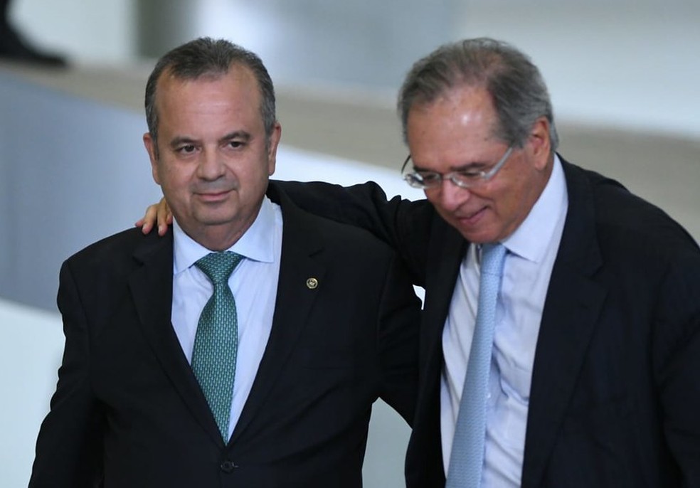 O atual ministro do Desenvolvimento Regional, Rogério Marinho (esq.), e o ministro da Economia, Paulo Guedes, em imagem de 2019 — Foto:  Edu Andrade/Ministério da Economia