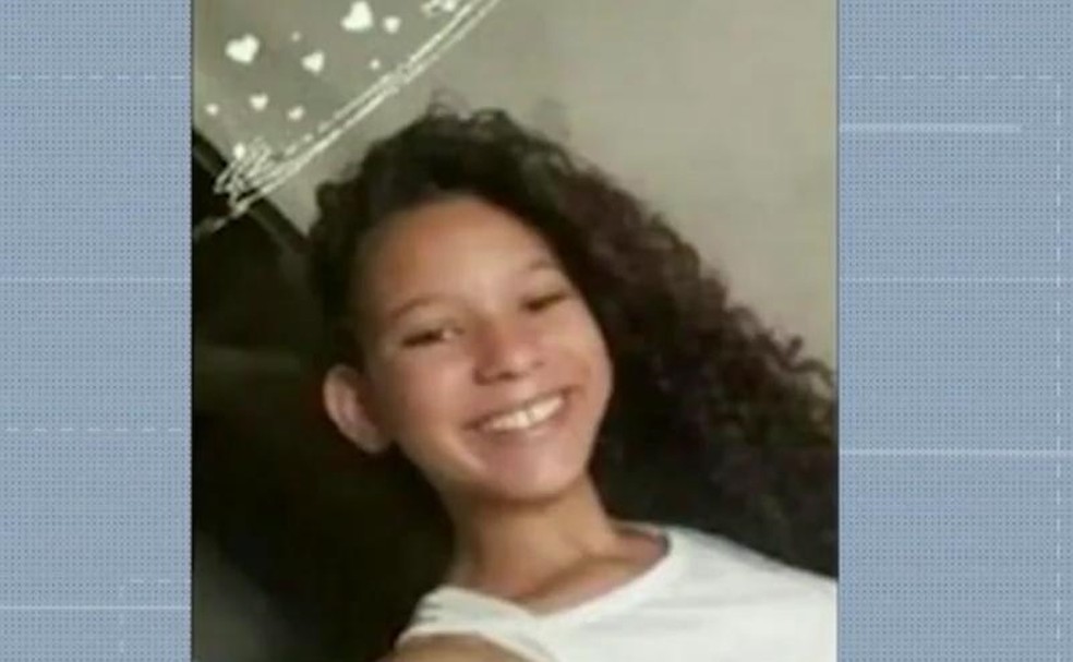 Natália, 14 anos, desapareceu em naufrágio de canoa no Rio Paraguaçu — Foto: Reprodução/TV Bahia