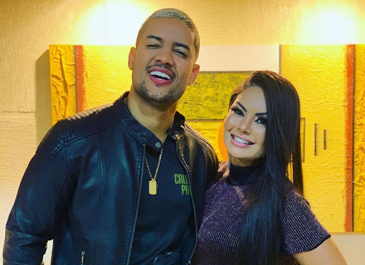 Clevinho Santana e Paulinha Abelha (Foto: Reprodução/Instagram )