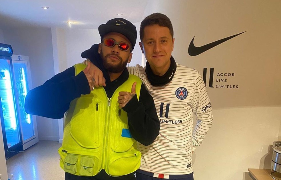 Ander Herrera, ao lado de Neymar: "Ele fez muito pelo grupo" — Foto: Reprodução/Instagram