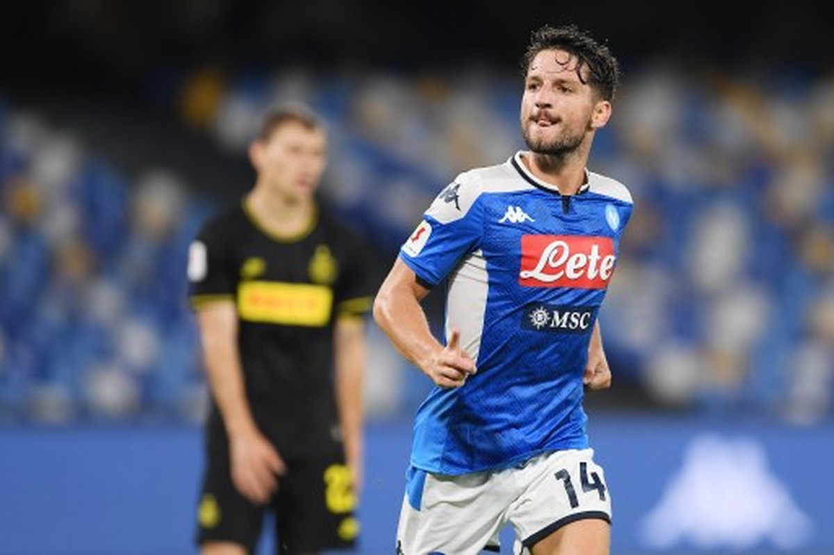 Maradona parabeniza Mertens por recorde de gols no Napoli ...
