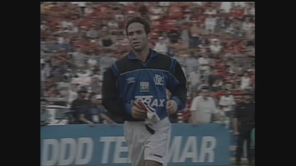 Caio Ribeiro jogou no gol do Flamengo — Foto: TV Globo