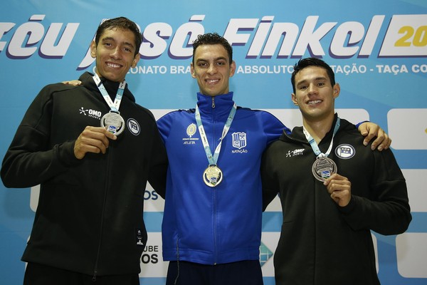 De Coadjuvante A Destaque Fernando Scheffer Bate Recordes E Desponta Em 2018 Natacao Ge