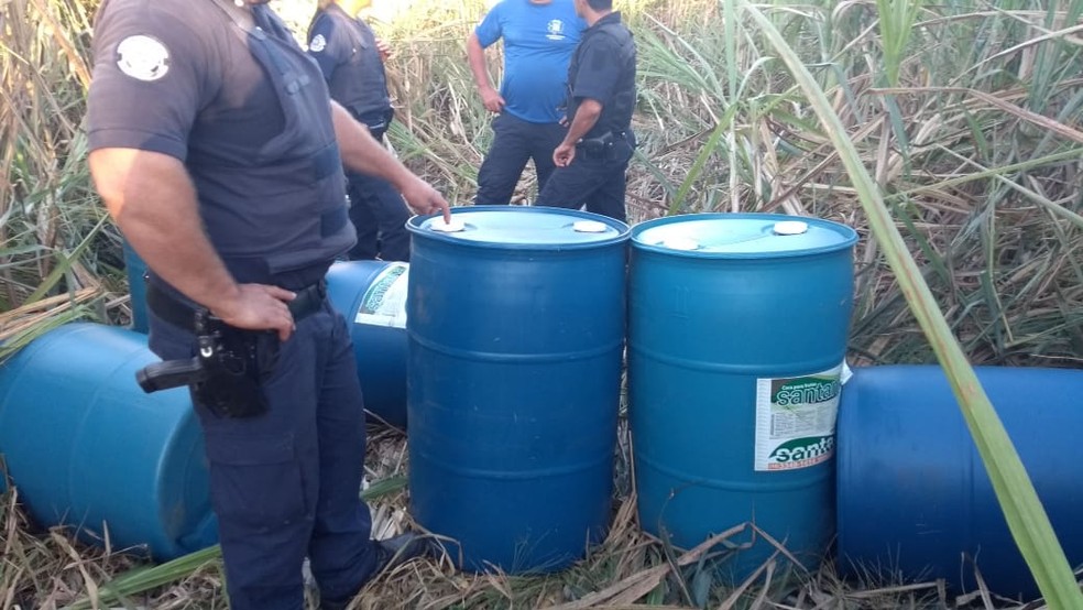 GCM de Conchal recuperou carga de detergente e cera para frutas que havia sido roubada  (Foto: Gean Mendes/F5 Conchal/Divulgação)