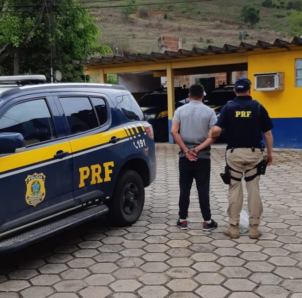 Homem preso na BR-116 confessou ter matado sogro em discussão — Foto: Polícia Rodoviária Federal/Divulgação