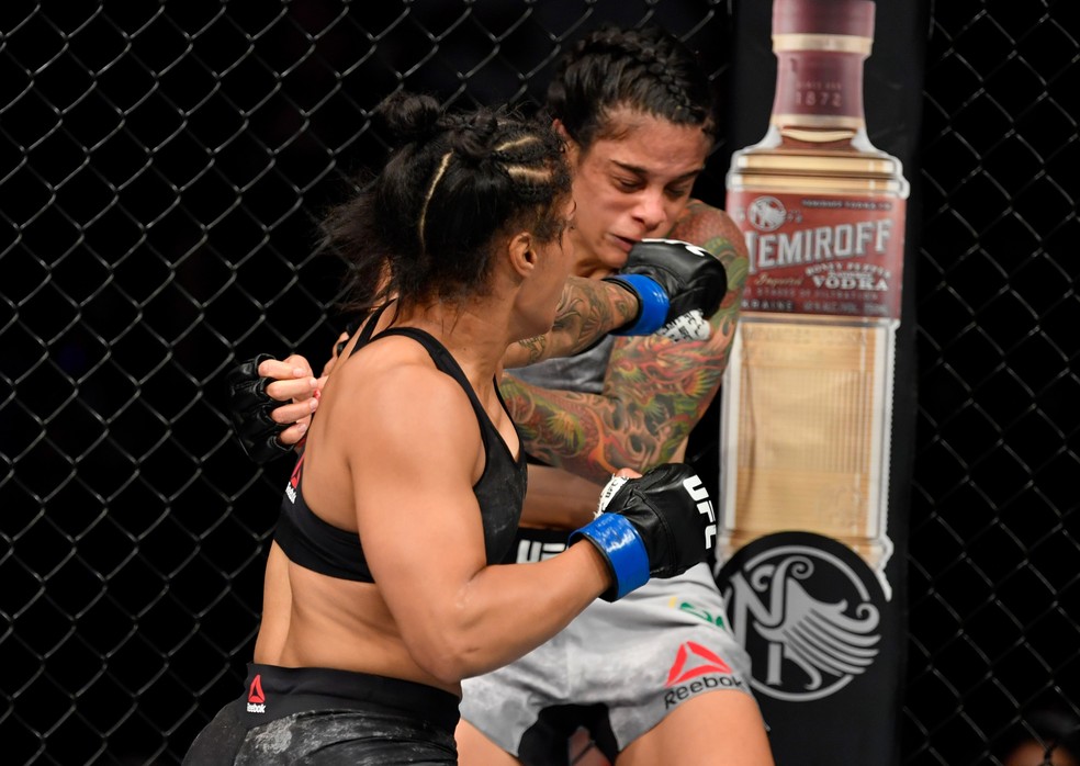 Brianna van Buren dominou Livinha Souza na luta em pÃ© no UFC Sacramento â?? Foto: Getty Images