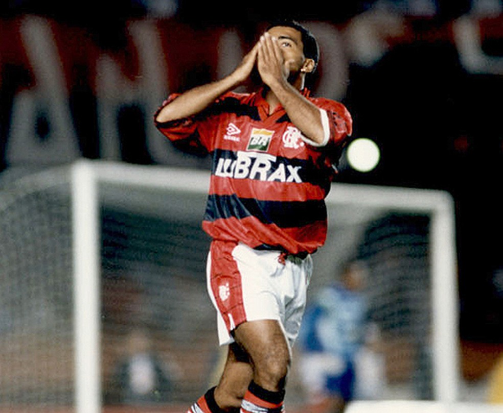 Chuva, expulsões, Maraca lotado... O Fla-Flu de 1995 muito ...