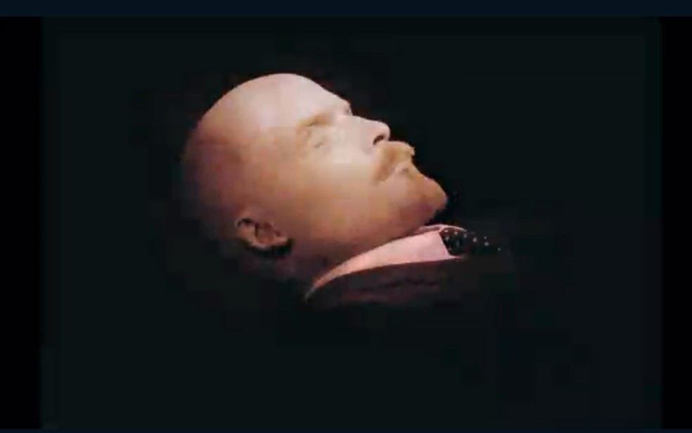 Manutenção da múmia de Lênin exige um cuidadoso tratamento químico (Foto: AFP)