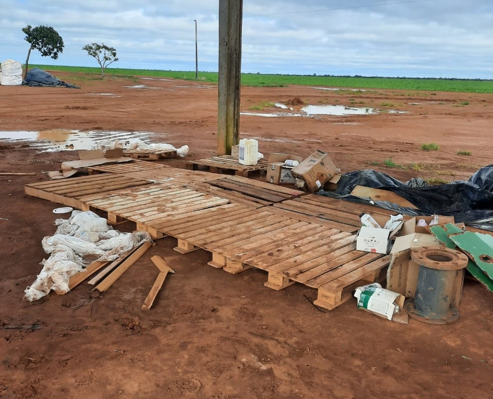 Defensivos agrícolas de cooperativa foram roubados  — Foto: Divulgação