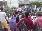 Grupo faz protesto contra mudanças em escolas estaduais em Votorantim