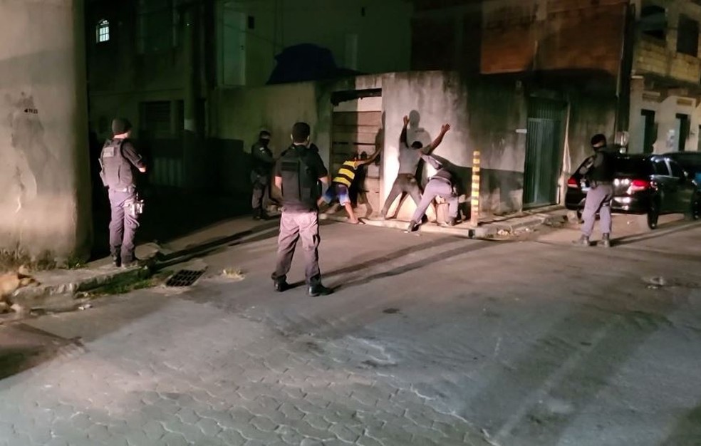 Após casos de violência, PM fez operação em bairros de Vila Velha — Foto: Reprodução/TV Gazeta