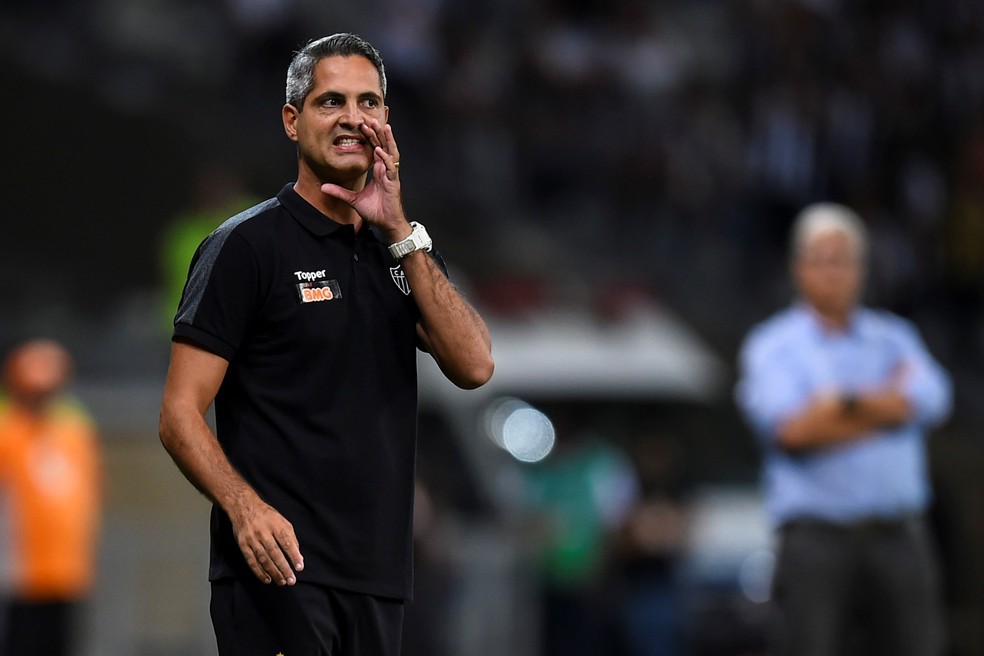 Rodrigo Santana vem comandando o time desde a saÃ­da de Levir Culpi â€” Foto: EFE/ Yuri Edmundo