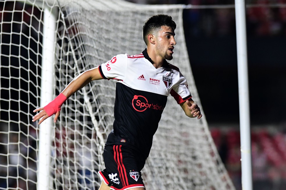 Gol de Pedrinho em São Paulo x Inter de Limeira — Foto: Marcos Ribolli