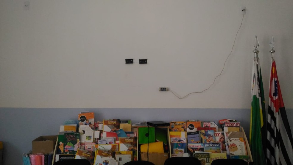 TelevisÃ£o de escola municipal Ã© furtada em Itapetininga â€” Foto: Arquivo Pessoal