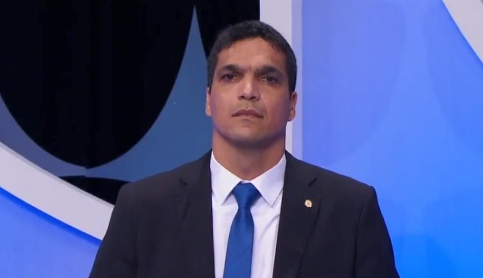 O candidato do Patriota à Presidência, Cabo Daciolo, no debate do SBT — Foto: Reprodução