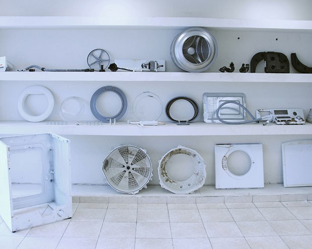 A máquina de lavar roupas desmontada (Foto: Cortesia Antonina)