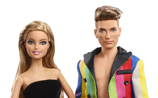 Moschino lança kit 'Barbie & Ken' com roupas da grife. Desejo!