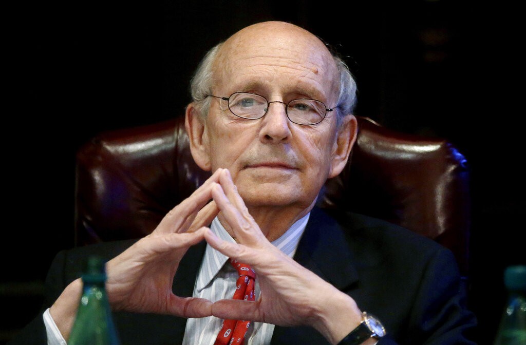 Biden confirma aposentadoria de Stephen Breyer, juiz mais antigo da Suprema Corte dos EUA