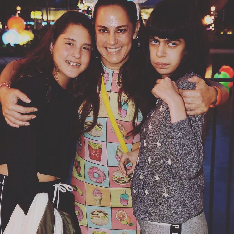 Silvia Abravanel com as filhas, Luana e Amanda — Foto: Reprodução Instagram