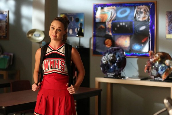 A atriz Becca Tobin em cena da série Glee (Foto: Reprodução)