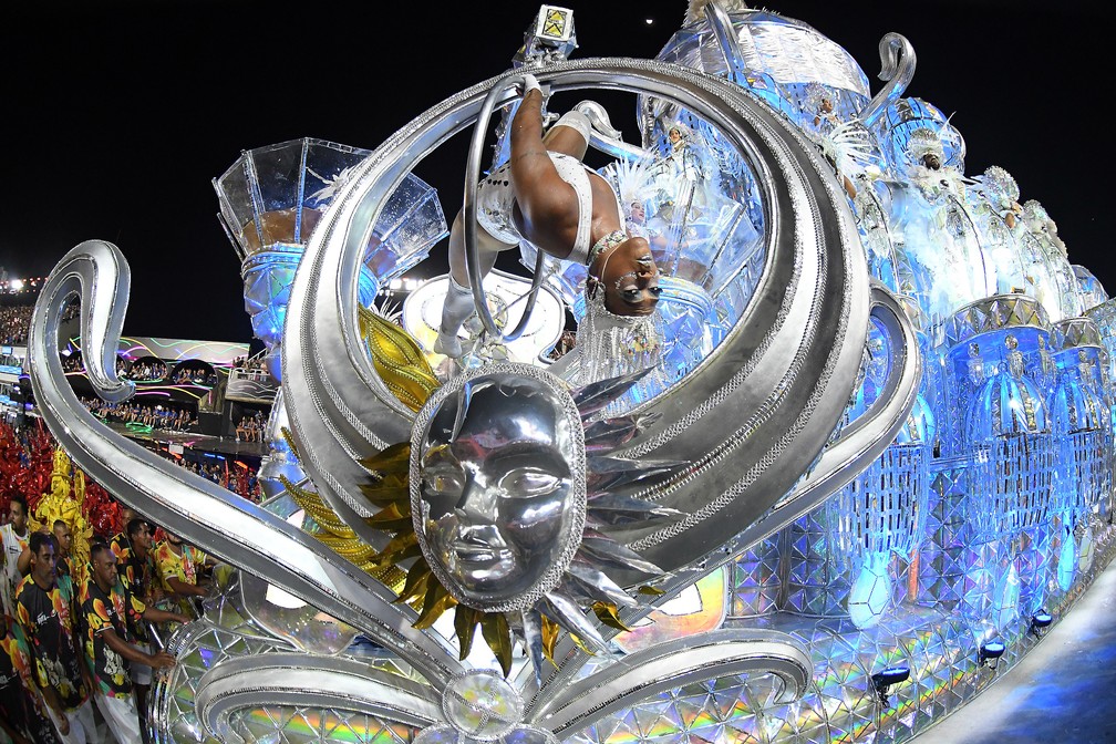 Viradouro relembra carnaval pós-pandemia de 1919 — Foto: Alexandre Durão/g1