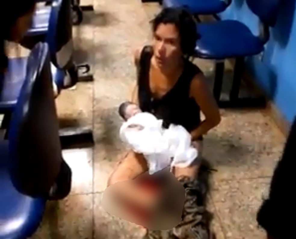 Mulher dá à luz em hospital do RJ — Foto: Reprodução/Redes sociais
