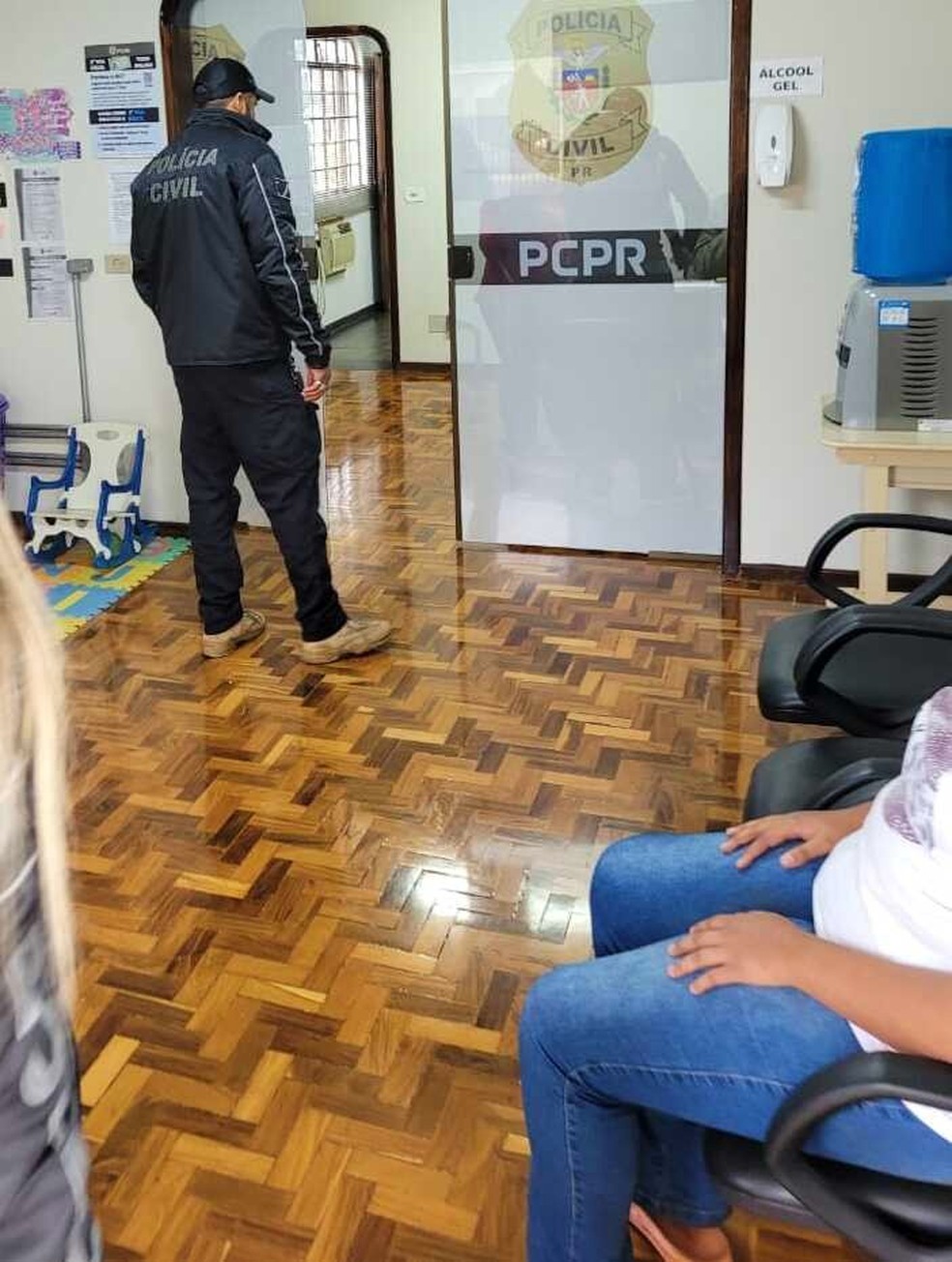 Adolescente foi encaminhada para delegacia em Cascavel.  Foto: Reprodução/PoliciaCivil