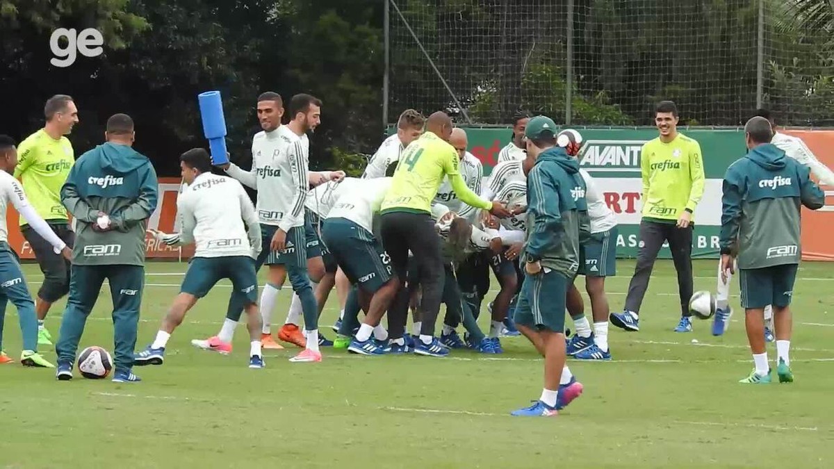 Róger Guedes returns to poke the VP and recalls a prank on Palmeiras: “I know people who hit, I want them to get away…” |  soccer