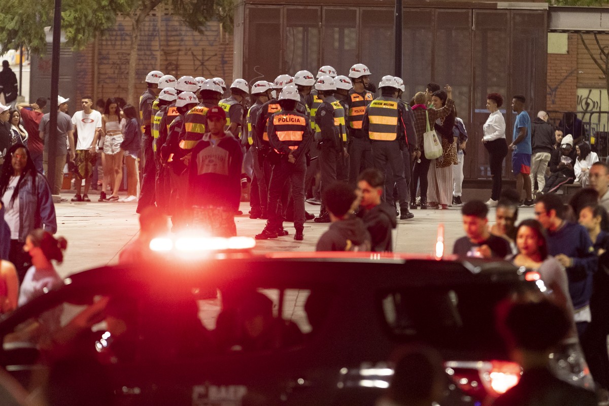 Após arrastões na Virada Cultural, polícia e GCM detêm 47 suspeitos e apreendem 51 celulares;  5 frequentadores são esfaqueados |  São Paulo