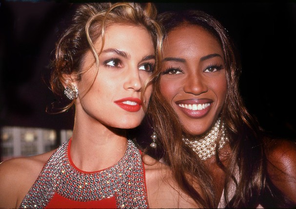 Models Cindy Crawford and Naomi Campbell attend a private party, New York City, New York, 1992. (Photo by Rose Hartman/Getty Images) (Foto: Getty Images)