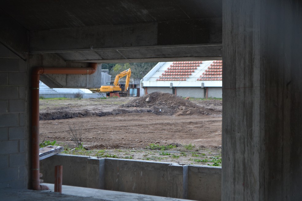 Estádio do Estudiantes passa por obras, em ritmo lento (Foto: Eduardo Moura)