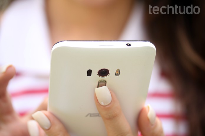 Zenfone Selfie tem preço justo em comparação com suas especificações avançadas (Foto: Luana Marfim/TechTudo)