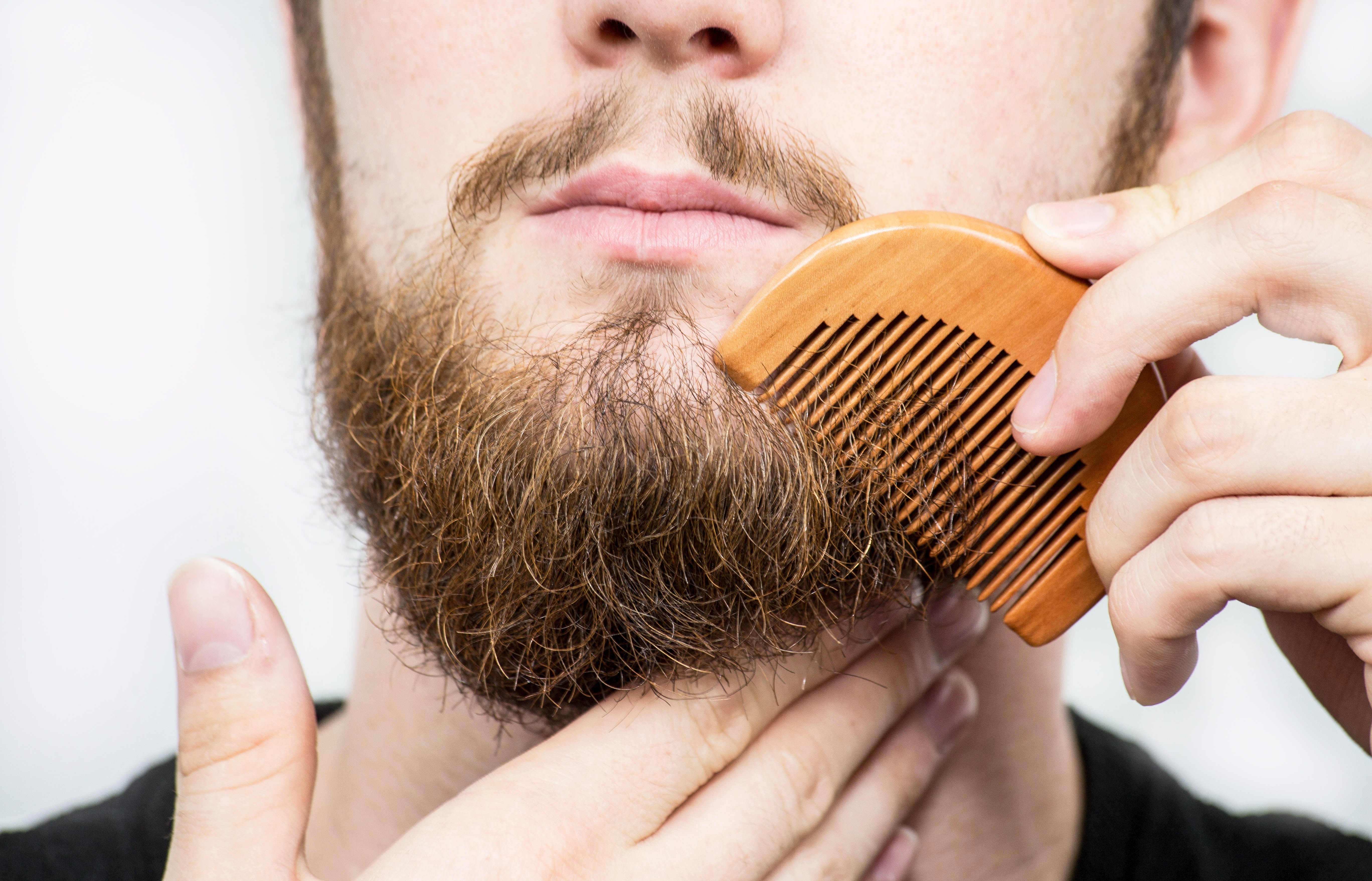 Por que a pele sob a barba fica ressecada ou com caspa? 3 dicas para resolver o problema