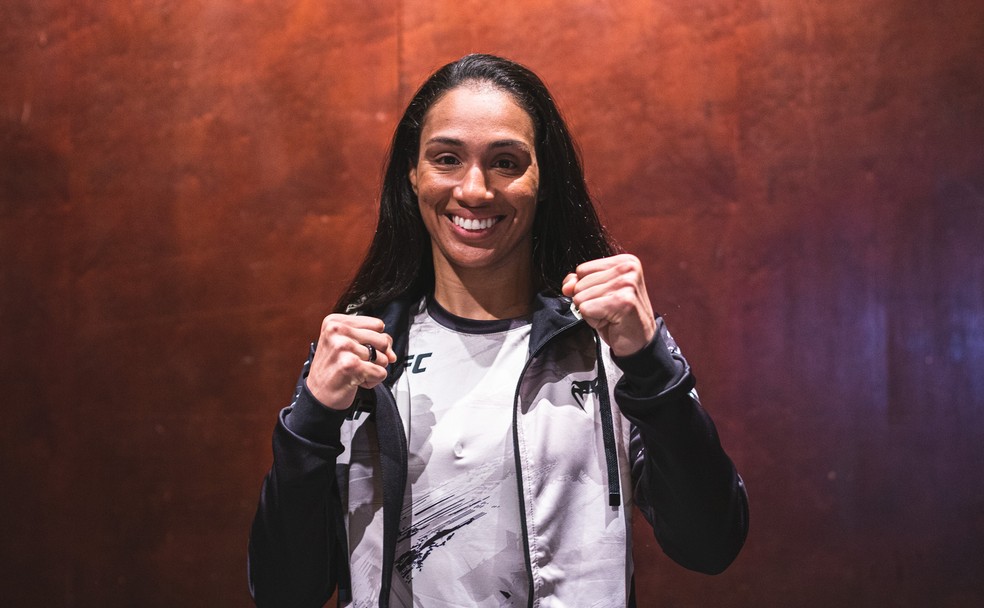 Taila Santos é a brasileira mais bem colocada no ranking do peso-mosca do UFC — Foto: Adriano Albuquerque