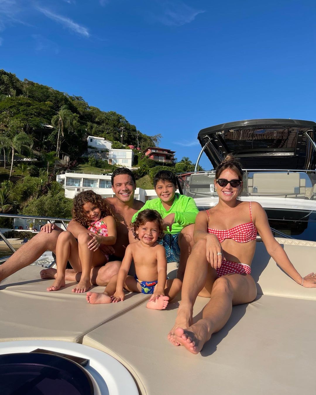 Wesley Safadão e família (Foto: Reprodução / Instagram)