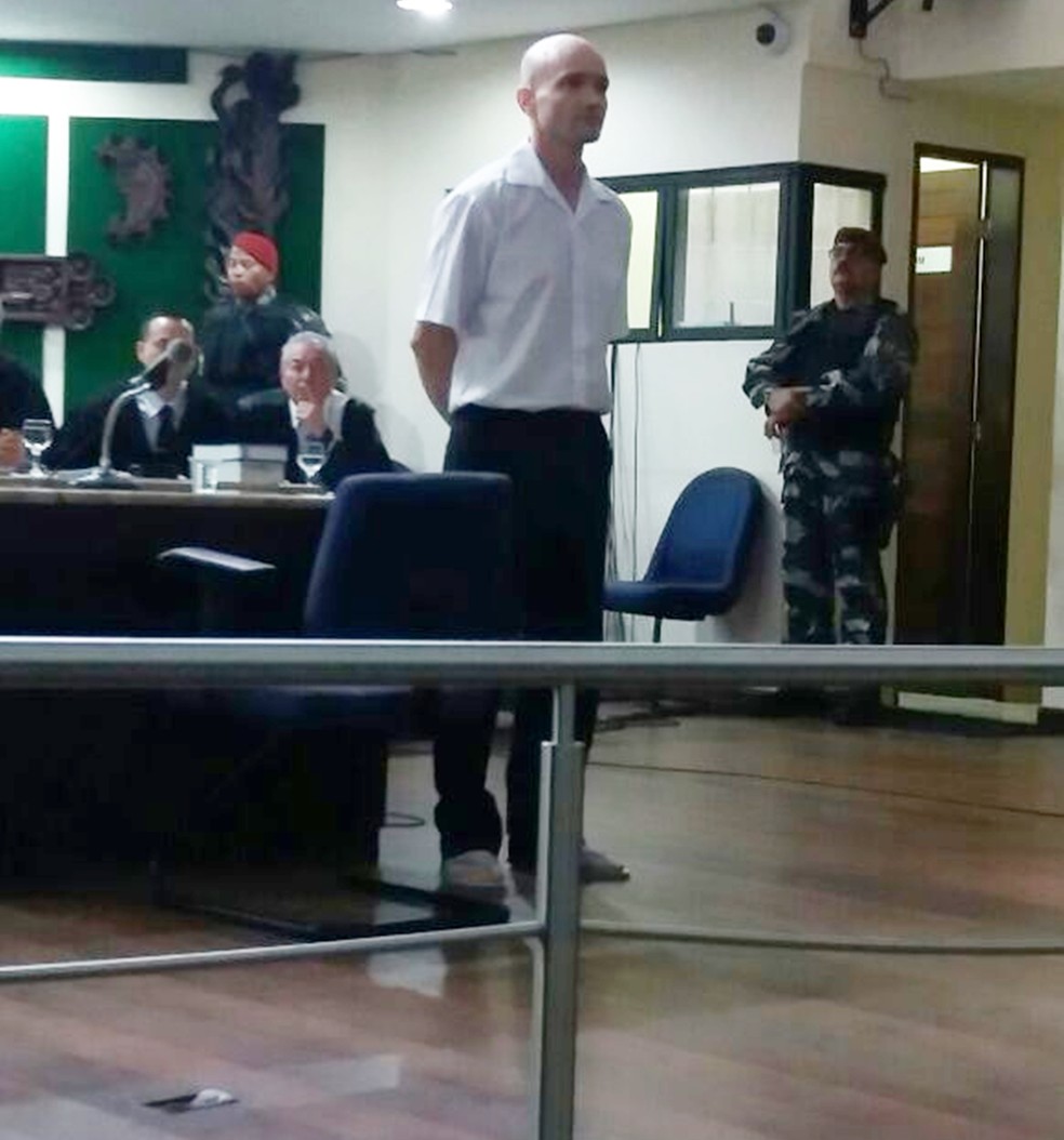 Alexandre Furtado Paes, ao ser apresentado no Tribunal do Júri  (Foto: Cláudia Angélica/Inter TV Cabugi)