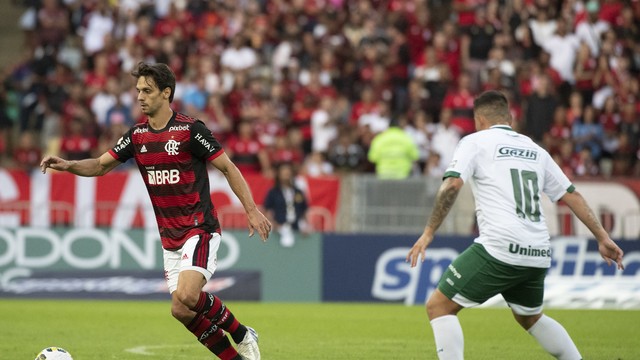 Rodrigo Caio, do Flamengo, contra o Goiás