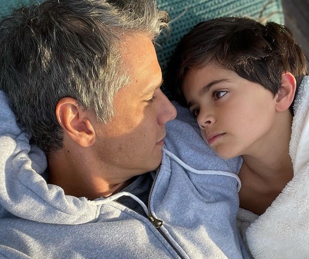 Márcio Garcia e João, filho mais novo (Foto: Instagram/Reprodução)